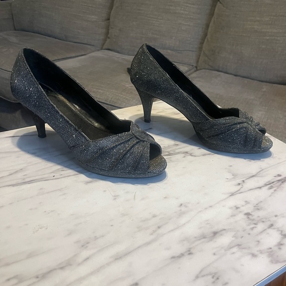 Dressbarn Sparkle Peep Toe Shoes Sz 9.5 - Picture 1 of 4